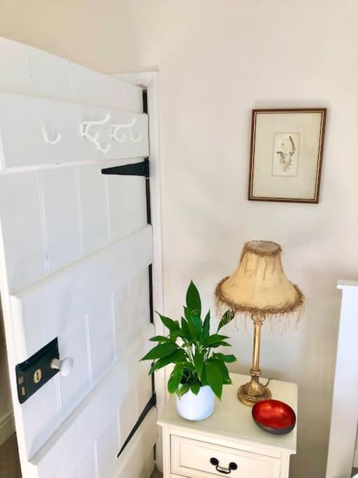 Cosy Farmhouse Escape In Monmouthshire Villa Wolves Newton Eksteriør billede
