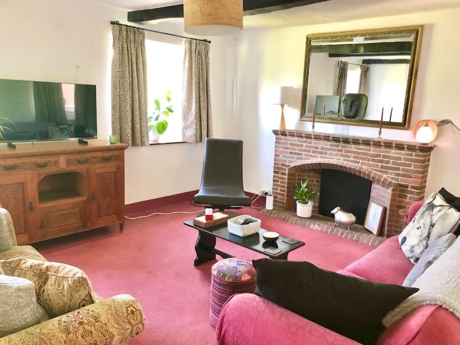 Cosy Farmhouse Escape In Monmouthshire Villa Wolves Newton Eksteriør billede